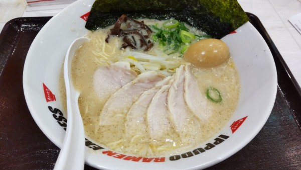 「スペシャルとんこつラーメン」@IPPUDO RAMEN EXPRESS 南町田グランベリーパーク店の写真