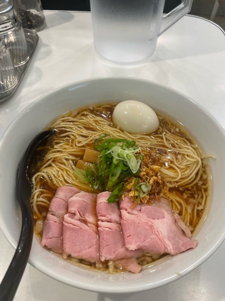 「特製醤油らーめん（大盛り）」@麺笑の写真