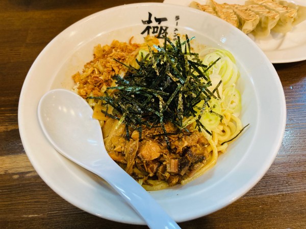 「油そば(追い飯つき)＋餃子」@ラーメン堂 極の写真