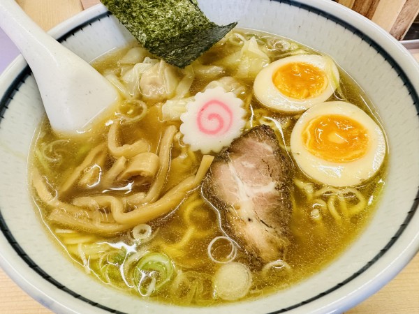 「わんたんめん玉子入り【950円】」@いつみ屋の写真