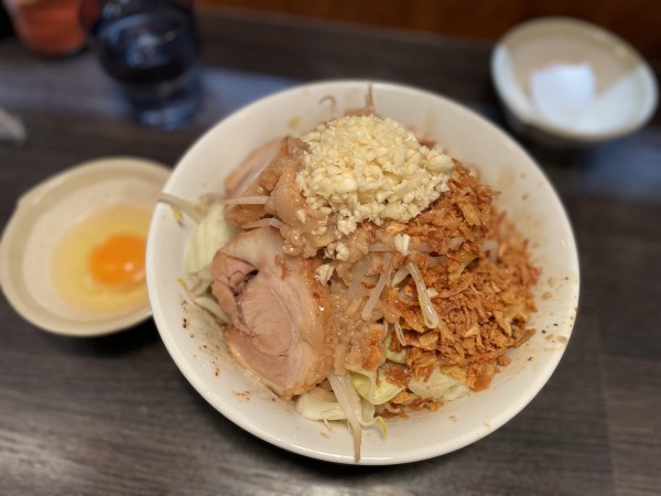 「汁なし並 ¥950 生卵 ¥70」@六麓 豚らーめんの写真