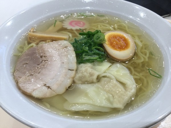 「ワンタン麺塩　６００円」@ポッポ 大宮宮原店の写真