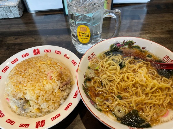 「豚骨醤油ラーメン」@幸せの炒飯の写真