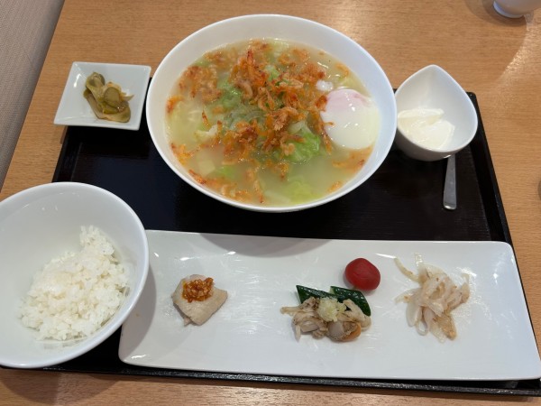 「月替り麺 桜海老と春キャベツのスープ麺 ¥1200」@みこころ 無添加チャイナ935の写真