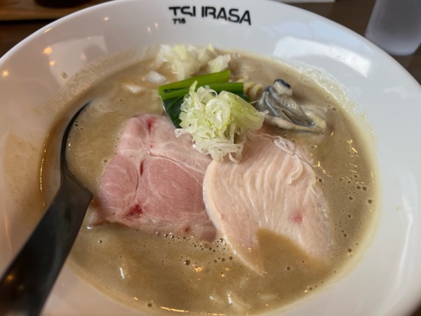 「牡蠣白湯」@ラーメン翼の写真