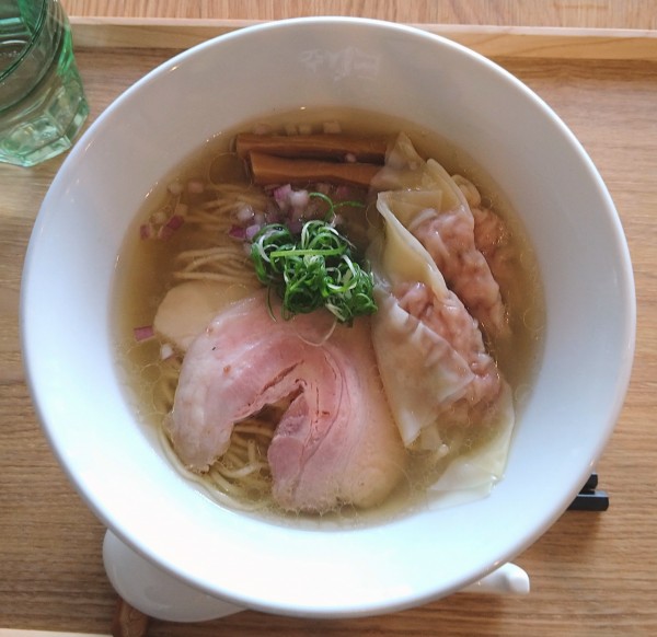 「しおらぁめん＋わんたん(3ヶ)」@たかのちゅめの写真