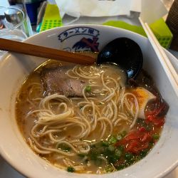 豚骨ラーメン＋限定鯵丼　950円