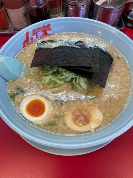 「醤油ラーメン」@ラーメン山岡家 テクノポリスセンター店の写真