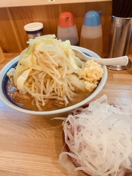 「小ラーメン 850円　オニスラ 100円」@自家製麺223の写真