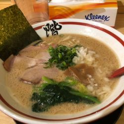 豚骨醤油ラーメン