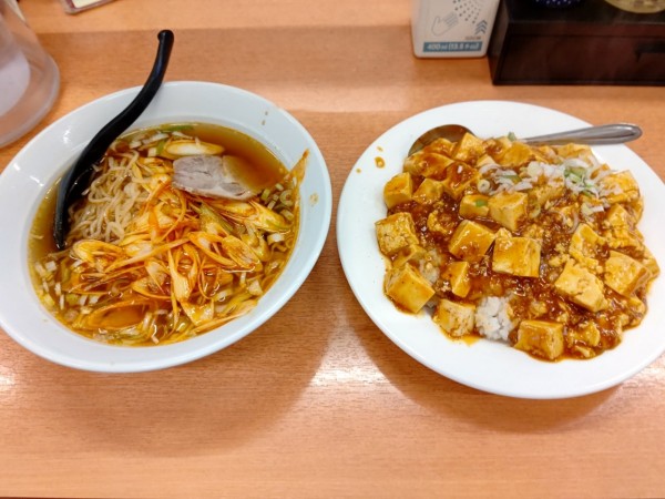 「ラーメンセット(ネギラーメン＋麻婆豆腐丼)869円」@台湾ラーメン 美食軒 熊谷駅店の写真