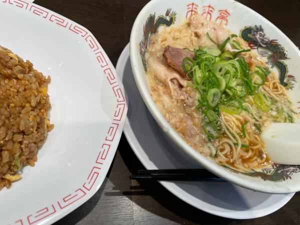 「チャーハン定食/ラーメン,半チャーハン(970円)」@来来亭 豊橋柳生橋店の写真