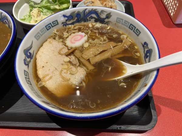 「お得なランチセット(半ラーメン半カレー)(700円)」@来々軒の写真