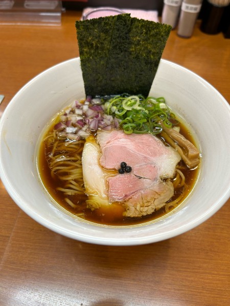 「醤油ラーメン」@麺や 魁星 京急川崎店の写真