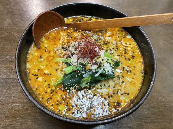 「担々麺　￥９００」@中華菜館白眉 笠寺店の写真