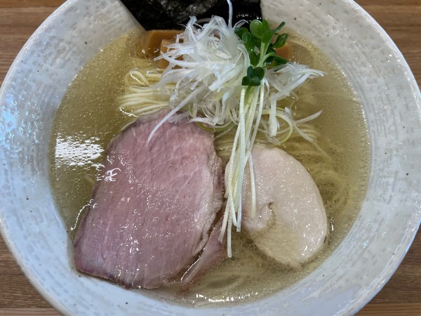 「鶏塩らぁ麺」@MENYA NAKAGAWAの写真