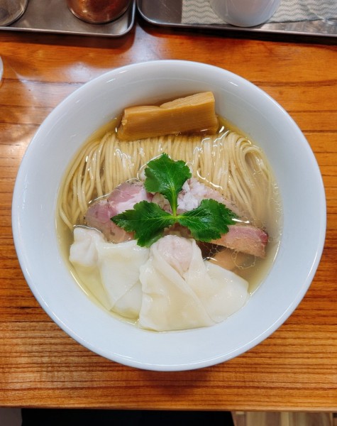 「蛤塩そば+肉ワンタン」@アメノオトの写真