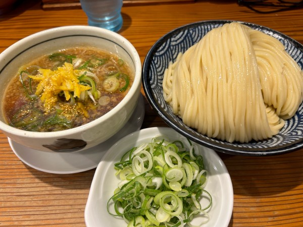 「柚子醤油つけ麺大盛り1150円、ねぎ100円」@麺 一直の写真