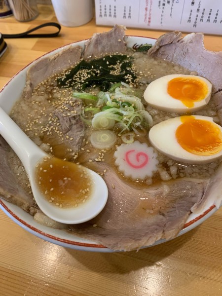 「にんにく背脂チャーシュー(味玉)」@らぁ麺 友膳堂の写真