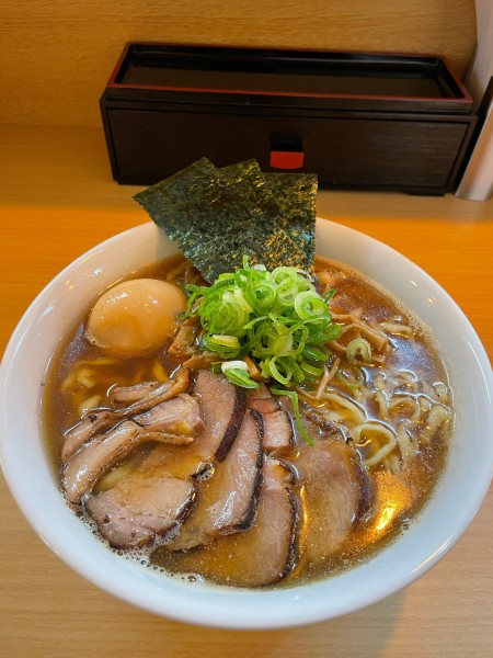 「特製中華そば（大盛）」@にしき之中華ソバの写真