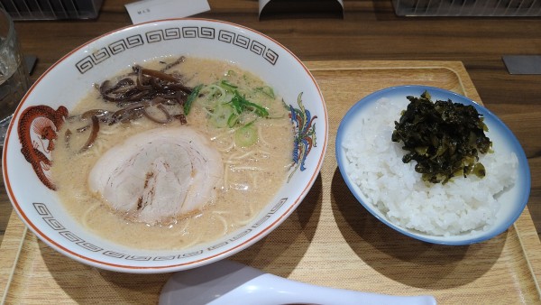 「豚骨ラーメン¥500+替玉¥100+小ライス¥100-」@豚骨ラーメン＆まぜそば 南銀星の写真