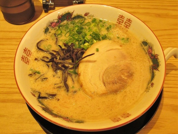 「だるまラーメン（850円）」@濃厚豚骨ラーメン だるま一家 府中分店の写真