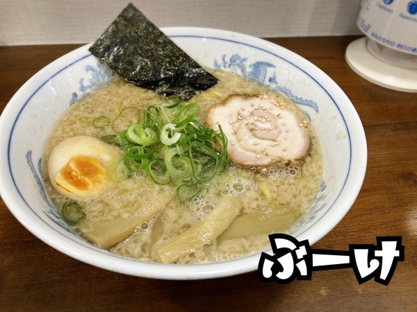 「背脂醤油ラーメン￥700」@ラーメン・ぶーけの写真