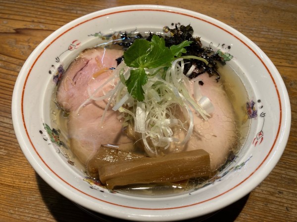 「貝出汁の中華そば・肩ロースチャーシュー」@中華そば 一楽の写真