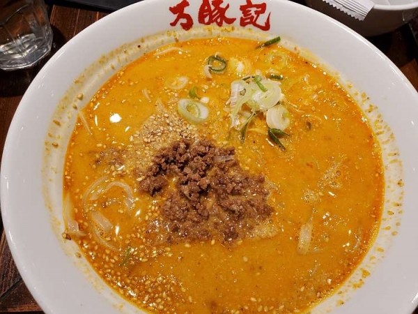 「白ごま坦々麺」@万豚記 国立店の写真