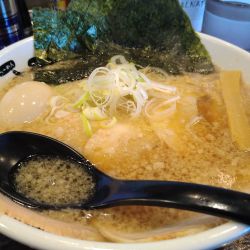 東京背脂らーめん(特製)