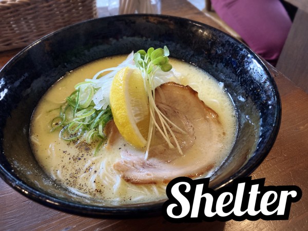 「黄(鶏パイタン塩レモン)￥890」@RAMEN SHELTERの写真