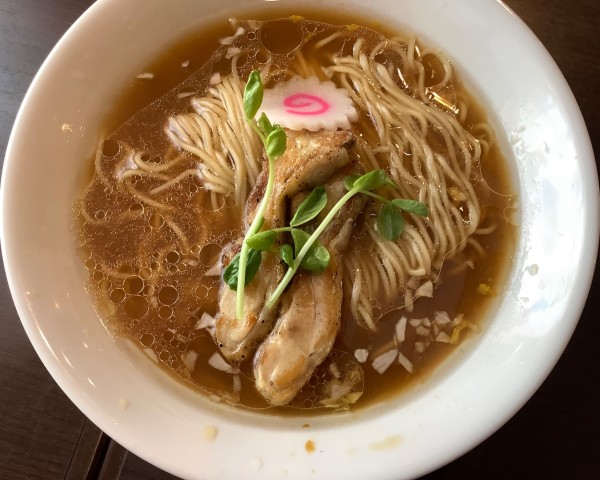 「貝出汁醤油ラーメン」@クラム&チキンヌードル クラチキの写真