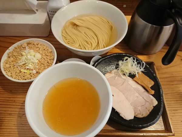 「🍜つけ麺醤油中盛海老油+鶏そぼろ丼」@麺屋鈴春の写真