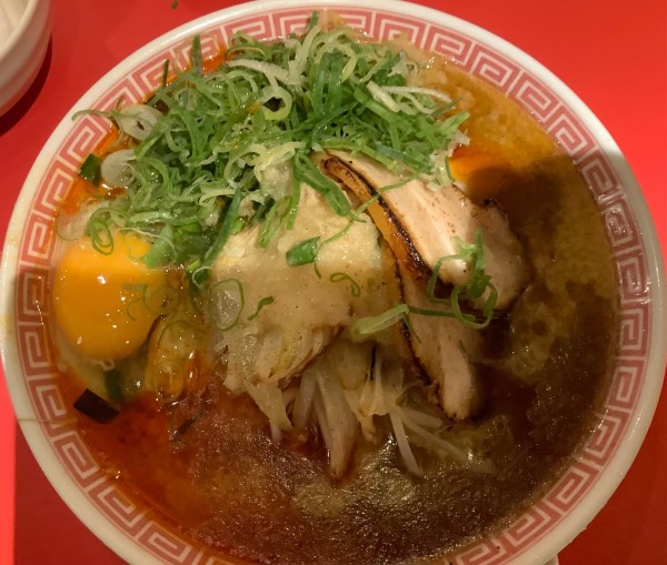 「純真スタ麺　満気　上盛」@よってこや センター北あいたい店の写真