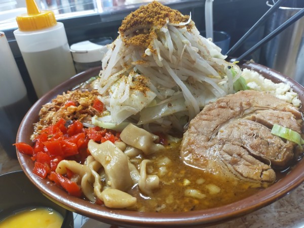 「ラーメンインド・大2・卵（平麺オーション・大蒜・生姜・火粉）」@自家製麺 まさき（非乳化） 2号店の写真