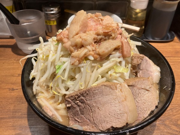 「豚嵐ラーメン＋生卵」@ラーメン豚嵐の写真