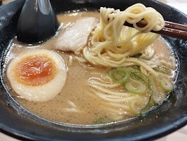 「特製とんこつ醤油らーめん(418)」@はま寿司 新発田店の写真