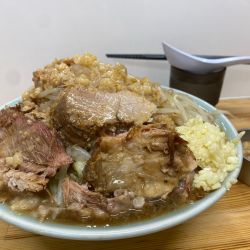 ラーメン　ヤサイアブラカラメ　ニンニク少し