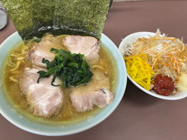 「らーめん並+チャーシュー　ネギチャーシュー丼　¥1,330」@本牧家 本店の写真