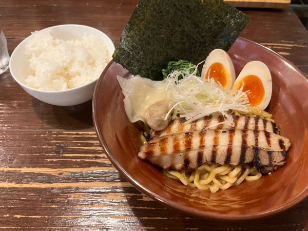 「特製カレー油そば　ライス無料サービス」@西麻布 しゅういち 等々力店の写真