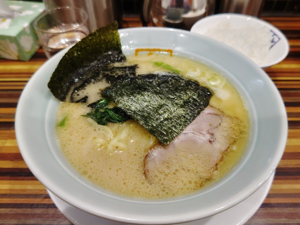 「仙台っ子らーめん７５０円＋サービスライス」@ラーメン堂 仙台っ子 六丁の目店の写真