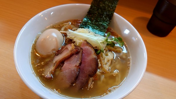 「塩そば＋失敗味玉」@にしき之中華ソバの写真