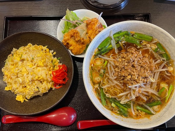 「台湾ラーメンセット（ミニチャーハンに変更）　￥１２８０」@中華ダイニング 秀丸の写真