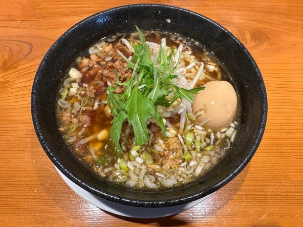 「醤油ラーメン900円+油淋鶏500円」@Hino担担麺 kokuuの写真