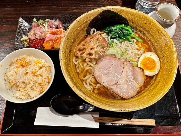 「醤油ラーメン」@麺処 三虎の写真