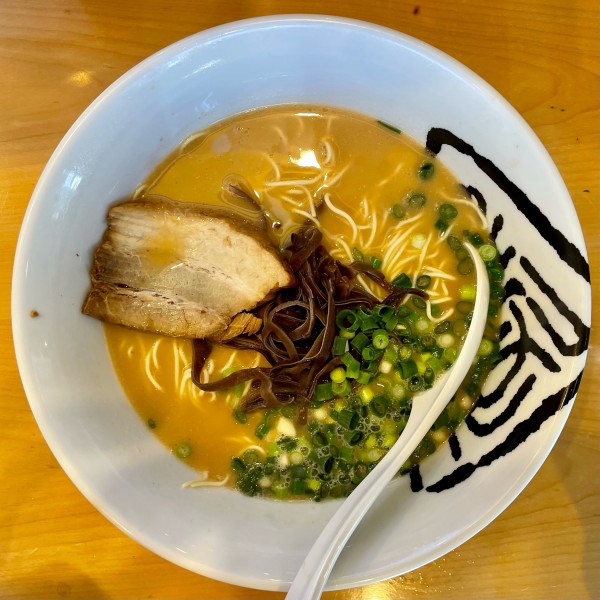 「博多ラーメン(660円)/替え玉(150円)」@然屋 草加店の写真