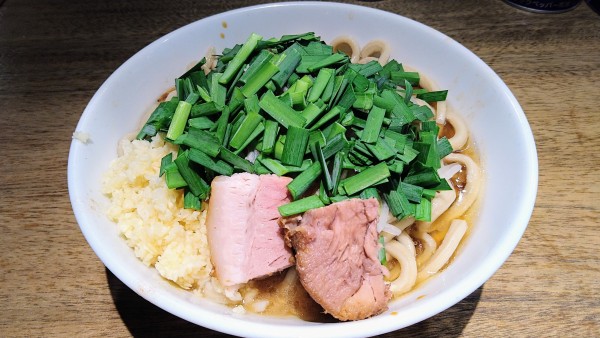 「えびラーメン(ヤサイ少なめ・ニンニク)+生ニラ」@MEN YARD FIGHTの写真