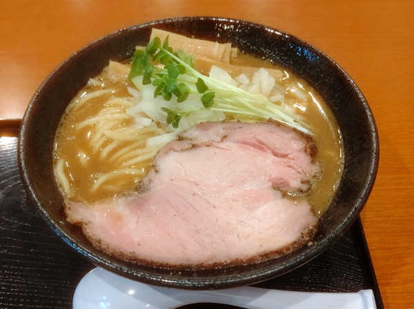 「煮干しらーめん 930円+大盛60円」@煮干しらーめん 麺匠 萩原の写真