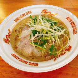 地鶏と蛤の極上出汁煌めきの塩そば