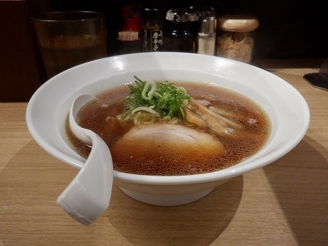 「醤油らーめん」@威風 南青山店の写真